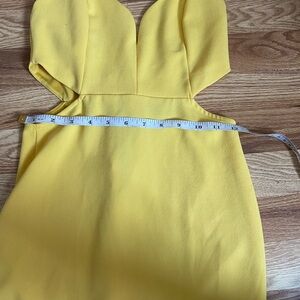 Elegant Yellow Sleeveless Dress